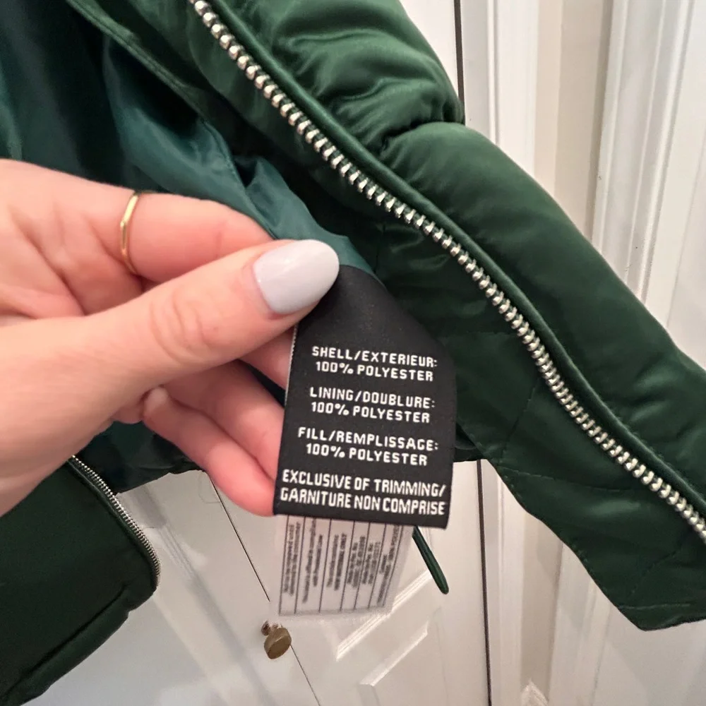 7 For All Mankind Crop Puffer Coat Women’s Size Medium - Picture 4 of 12
